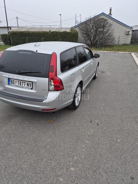 Volvo V50 