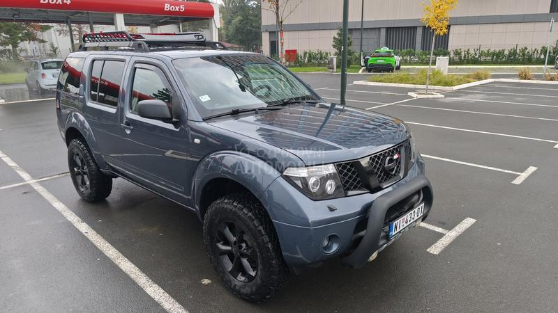 Nissan Pathfinder 