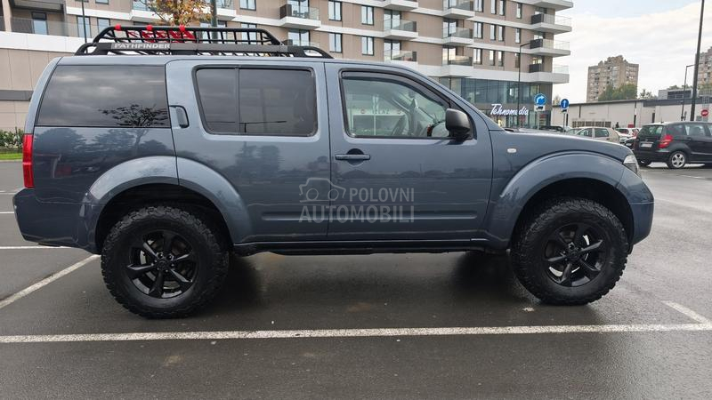 Nissan Pathfinder 