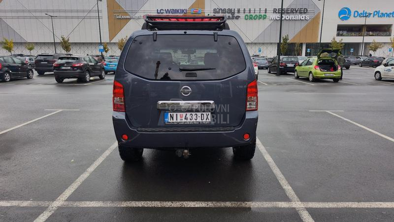 Nissan Pathfinder 