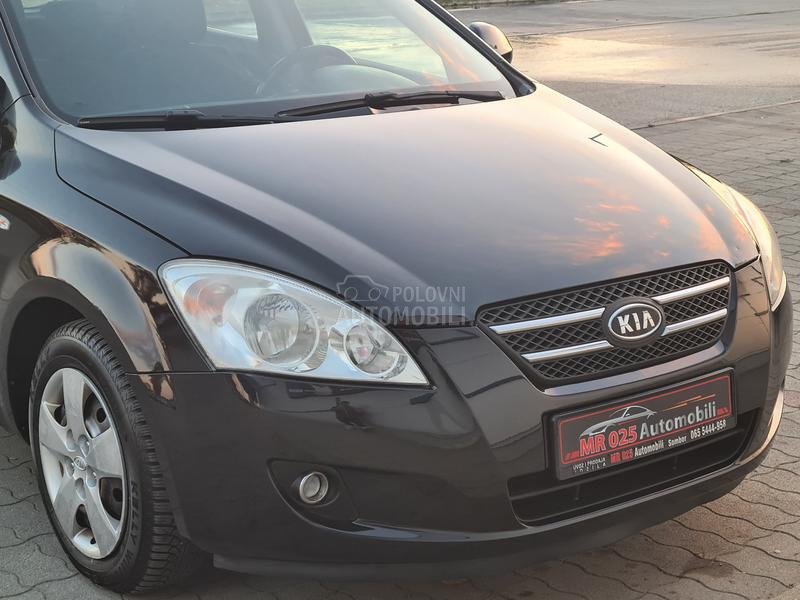 Kia cee`d 1.6 Champion
