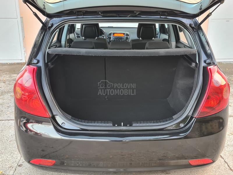 Kia cee`d 1.6 Champion