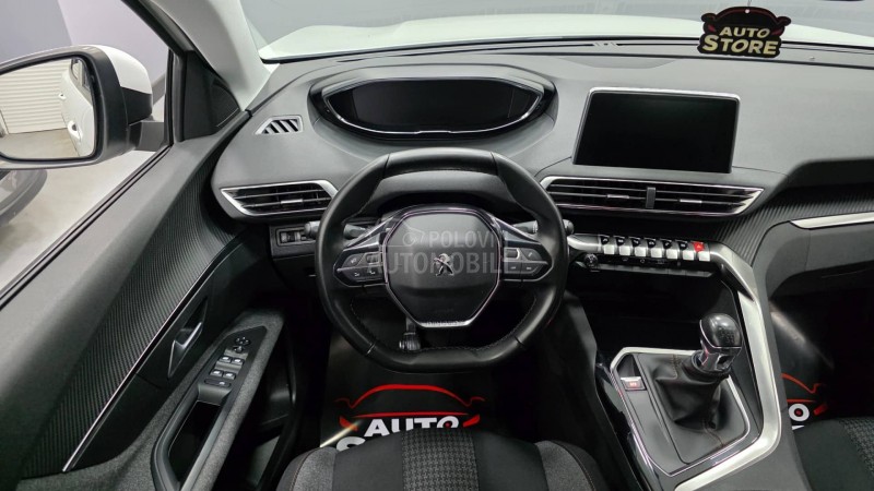 Peugeot 3008 1.2i Executive