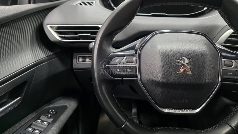 Peugeot 3008 1.2i Executive
