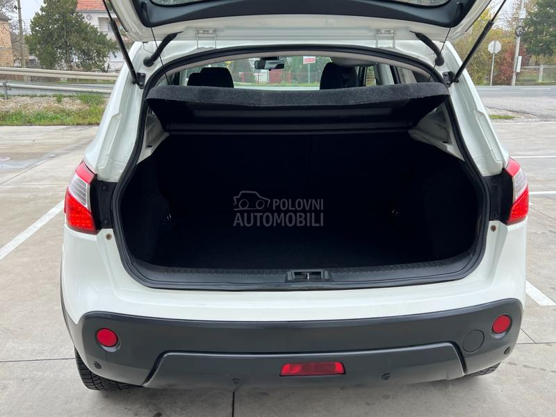 Nissan Qashqai 1.6b TEKNA