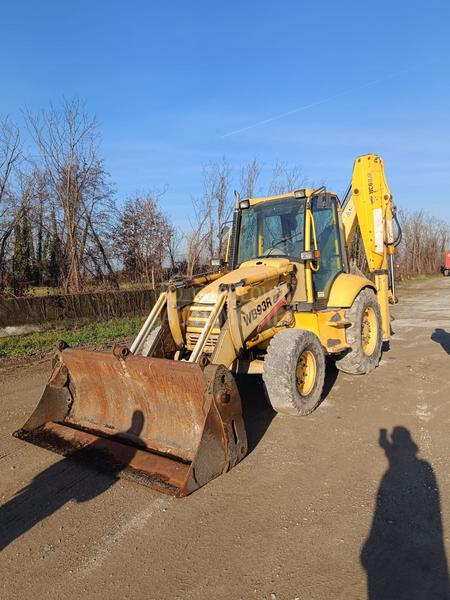 Komatsu WB93R Utility