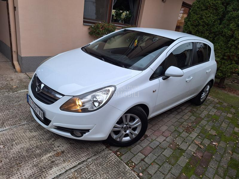 Opel Corsa D 1.4b
