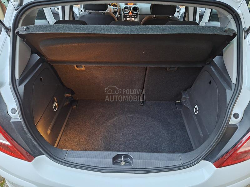 Opel Corsa D 1.4b