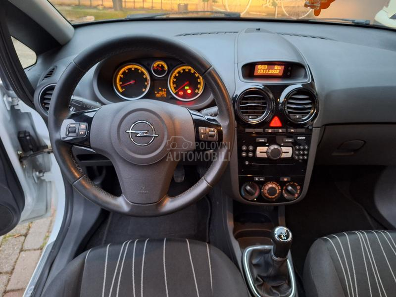 Opel Corsa D 1.4b