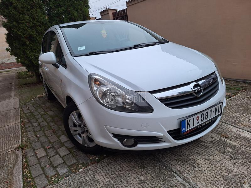Opel Corsa D 1.4b