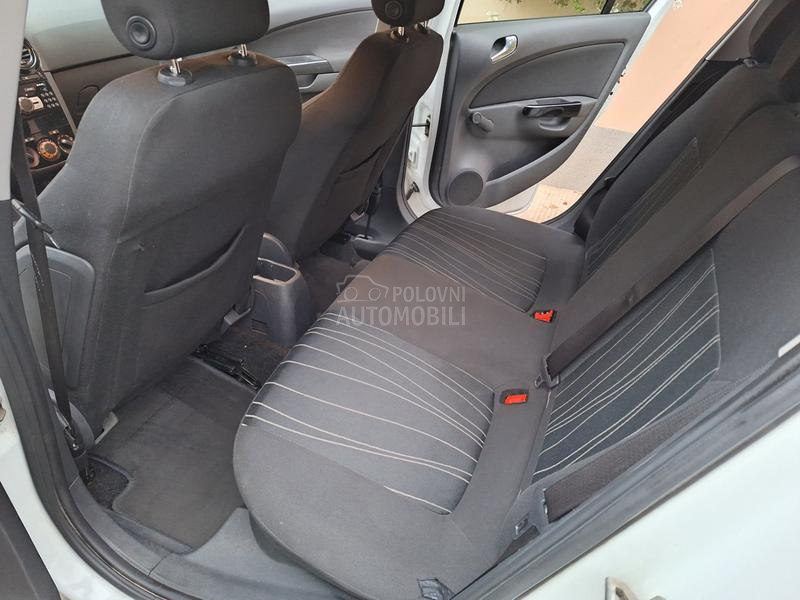 Opel Corsa D 1.4b