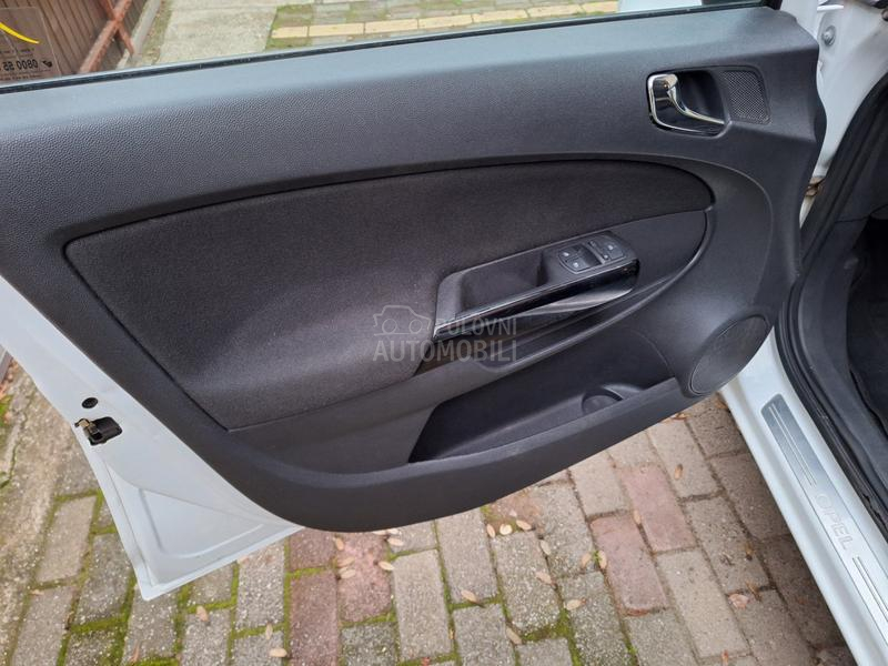 Opel Corsa D 1.4b