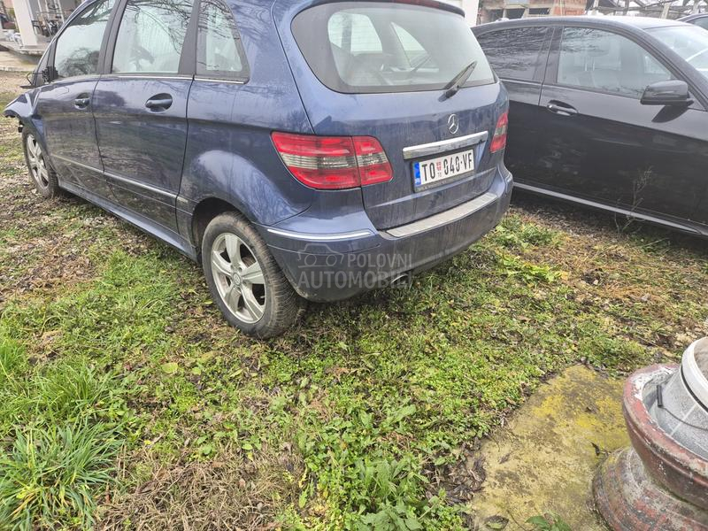 Mercedes Benz B 200 