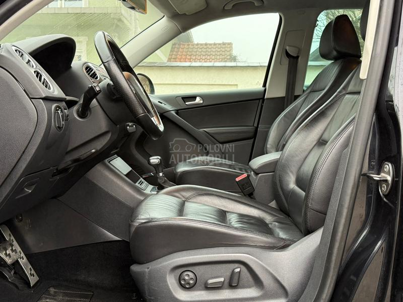 Volkswagen Tiguan 2.0TSI / R LINE/