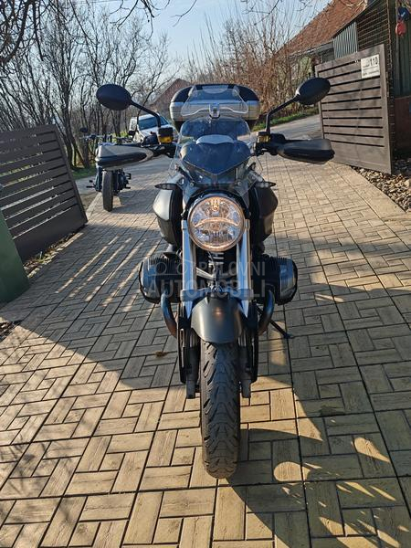 BMW R1200R