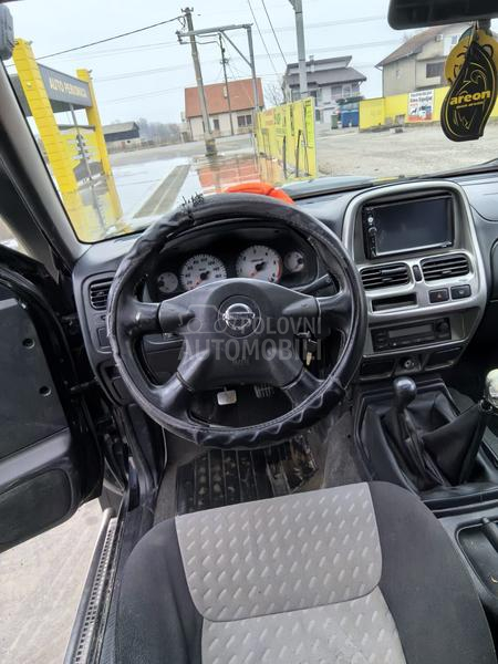 Nissan Navara 2.5