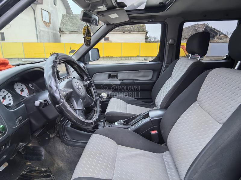 Nissan Navara 2.5