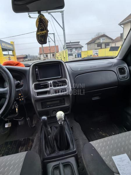 Nissan Navara 2.5