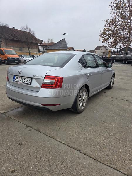 Škoda Octavia 1.6 TDI STYLE