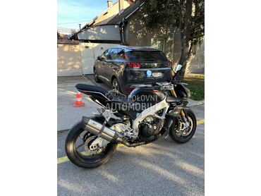 Aprilia Tuono V4 RSV4