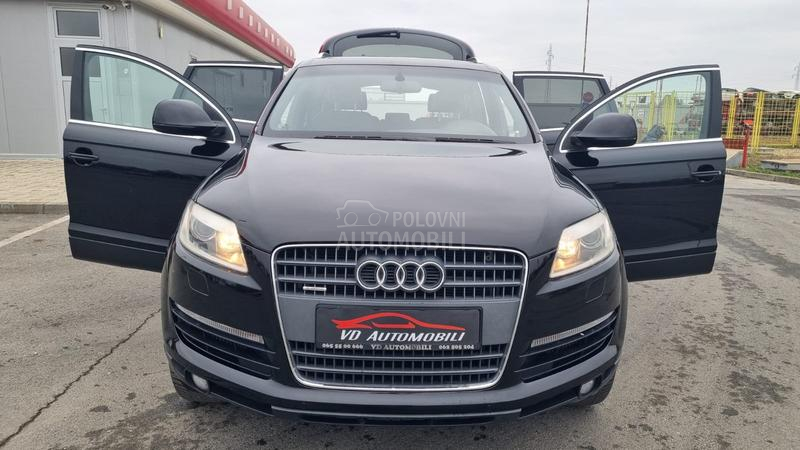 Audi Q7 