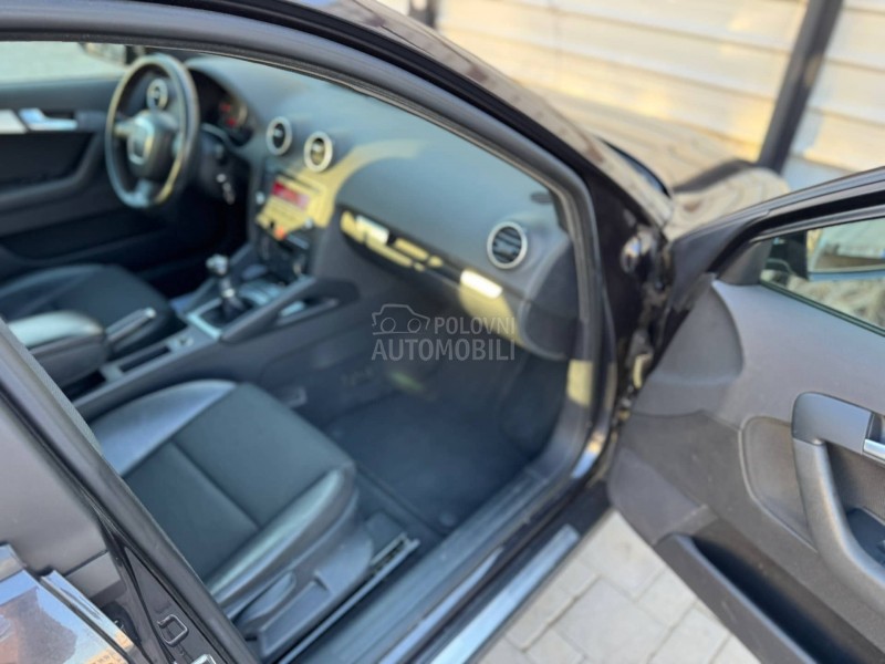 Audi A3 2.0TDI 8v//S-LINE/