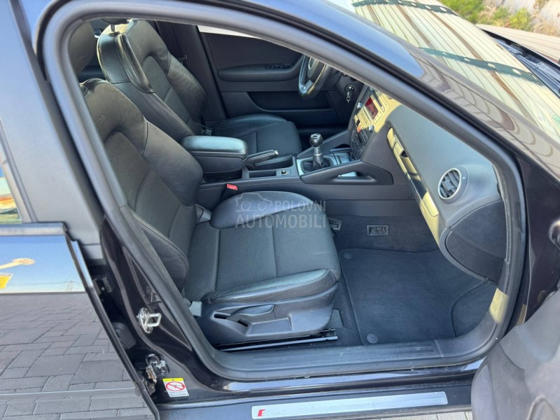 Audi A3 2.0TDI 8v//S-LINE/