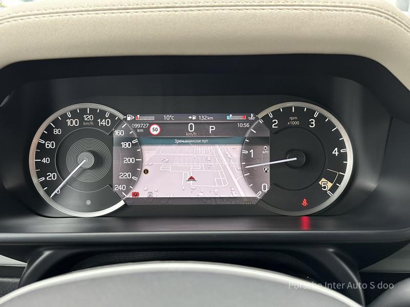 Land Rover Defender 110