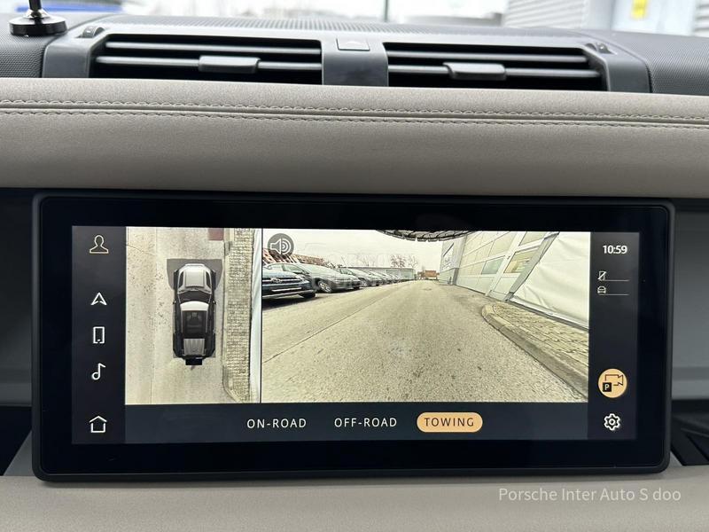 Land Rover Defender 110