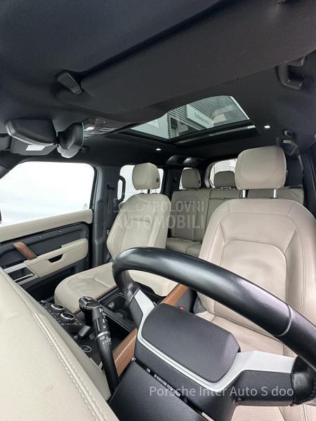 Land Rover Defender 110