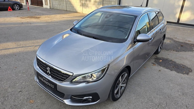 Peugeot 308 1.2  Allur/Nav/99000