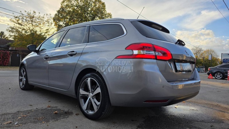 Peugeot 308 1.2  Allur/Nav/99000