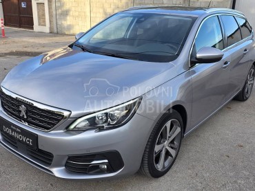 Peugeot 308 1.2  Allur/Nav/99000