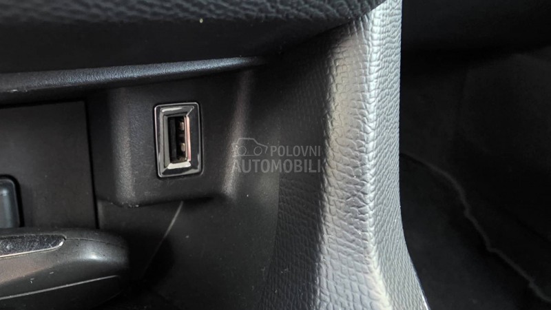 Peugeot 308 1.2  Allur/Nav/99000