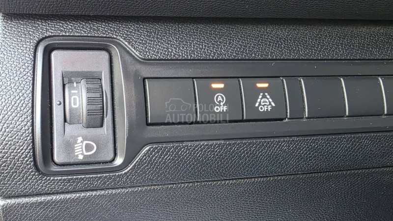 Peugeot 308 1.2  Allur/Nav/99000