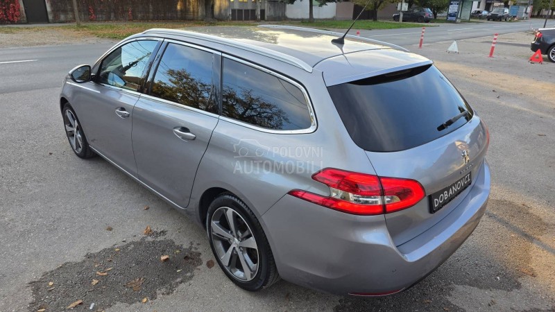 Peugeot 308 1.2  Allur/Nav/99000