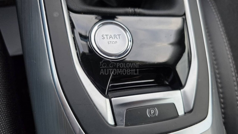 Peugeot 308 1.2  Allur/Nav/99000