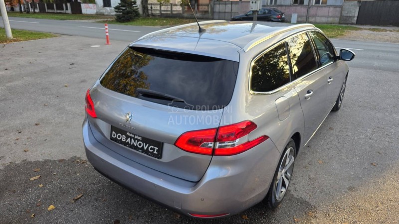 Peugeot 308 1.2  Allur/Nav/99000
