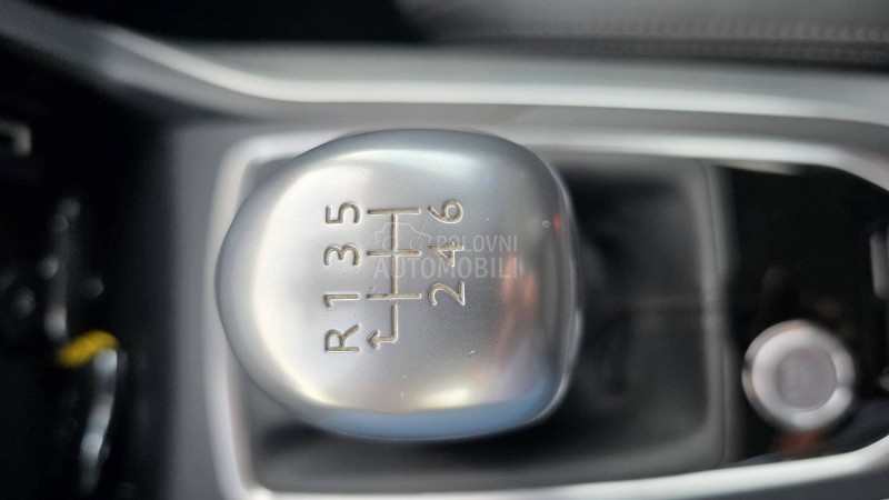 Peugeot 308 1.2  Allur/Nav/99000