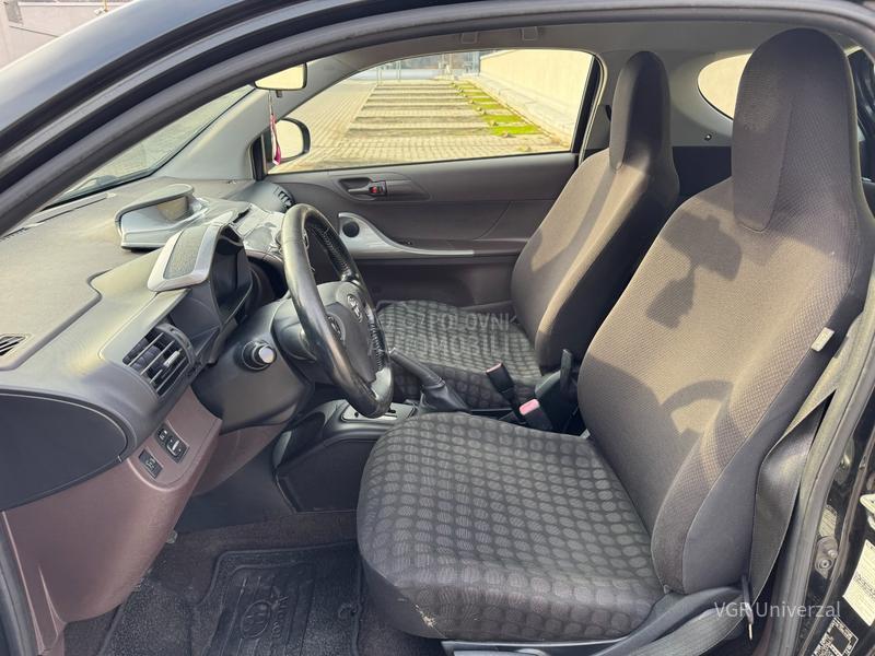 Toyota iQ 1.0 Matik