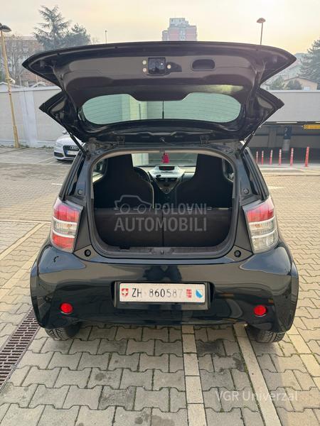 Toyota iQ 1.0 Matik