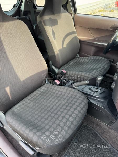 Toyota iQ 1.0 Matik