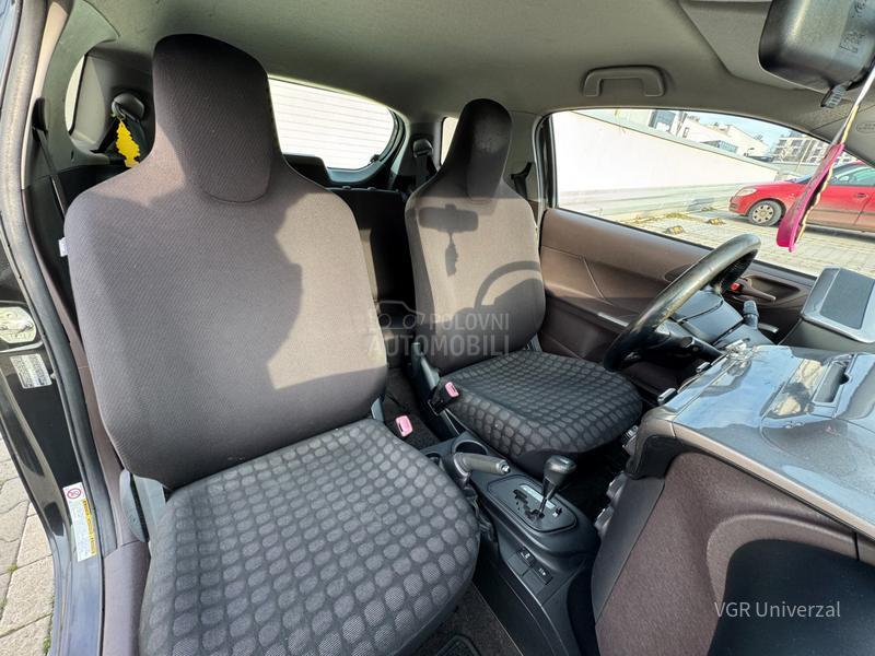 Toyota iQ 1.0 Matik