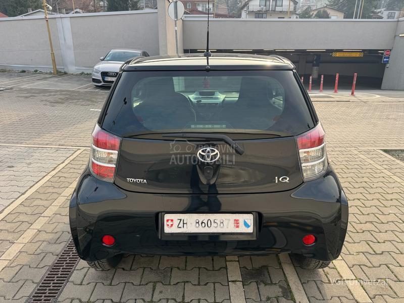 Toyota iQ 1.0 Matik