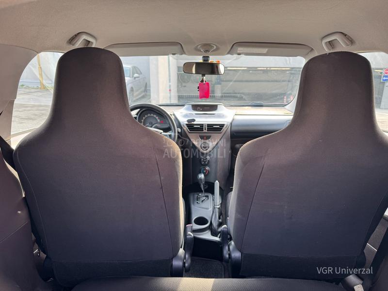 Toyota iQ 1.0 Matik
