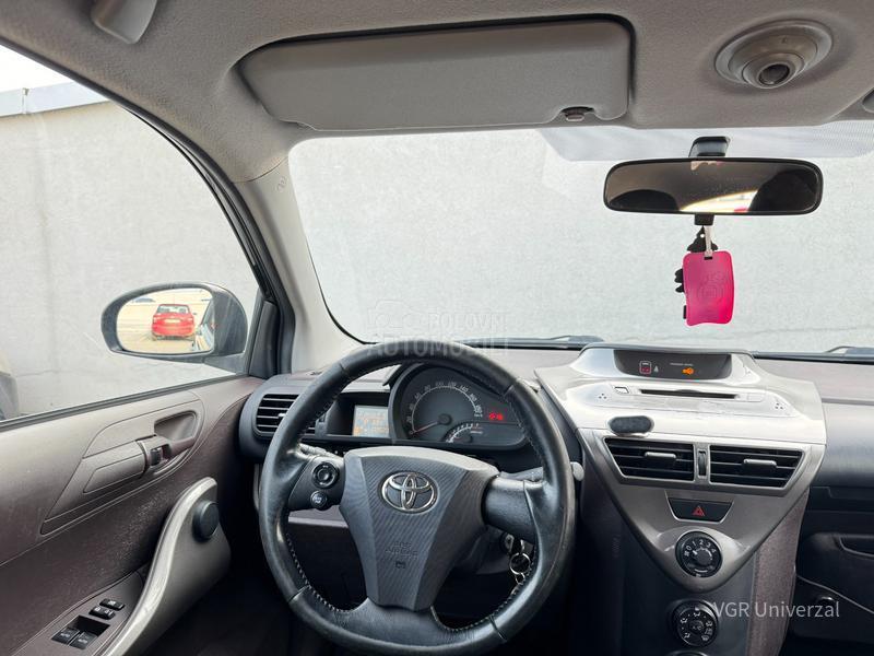 Toyota iQ 1.0 Matik