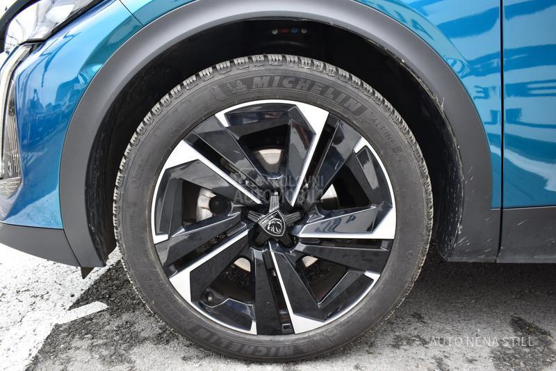 Peugeot 408 1.2 Allure pack AT