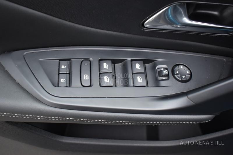 Peugeot 408 1.2 Allure pack AT