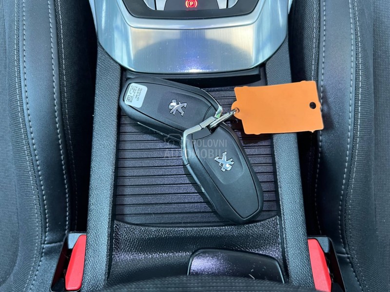 Peugeot 308 1.5 HDI/ALLURE/NAV