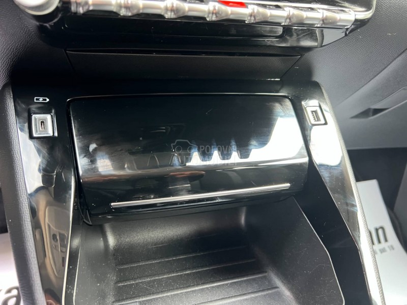 Peugeot 2008 1.5 HDI/ALLURE/AUT